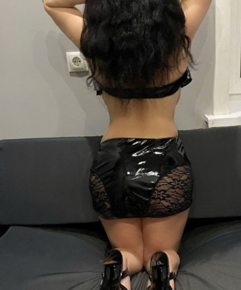💋 Живу в Москве, и моя красота именно та, что ты искал. 💃 Предлагаю широкий спектр услуг, от классического массажа до эротических игр и фантазий. Будь уверен, со мной ты окунешься в мир наслаждения и безудержной страсти. 🔥 Мои отзывы говорят сами за себя – мои клиенты в восторге от нашей встречи. 💫 Приходи ко мне и окажись на вершине блаженства! 🌺 Посмотри мои фото, и ты увидишь самую настоящую Москву. 💖 Ангелина